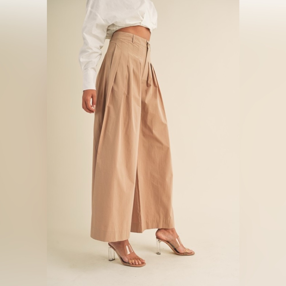 Wide Leg High-Rise Pleated Pants in Beige